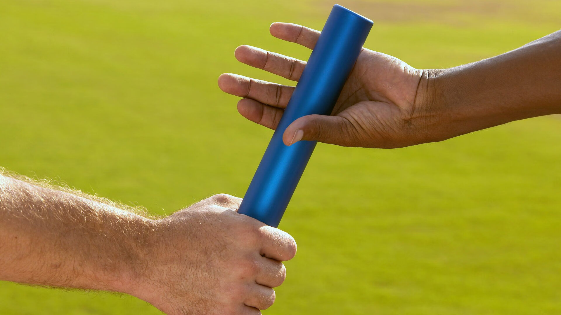 _全民骑行日：骑上自行车迎接美好未来_，呼吁大家骑自行车出行