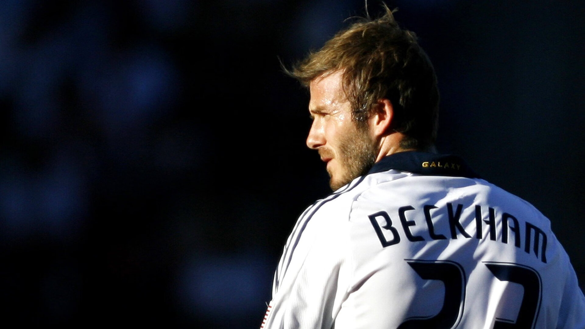 法甲豪门“拉边+高压”组合：打乱对手节奏